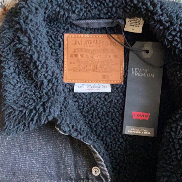 Levis Premium Sherpa Trucker jacket - Picture 2 of 2